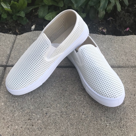 New White Slip On Flats last 2!! - Picture 5 of 7